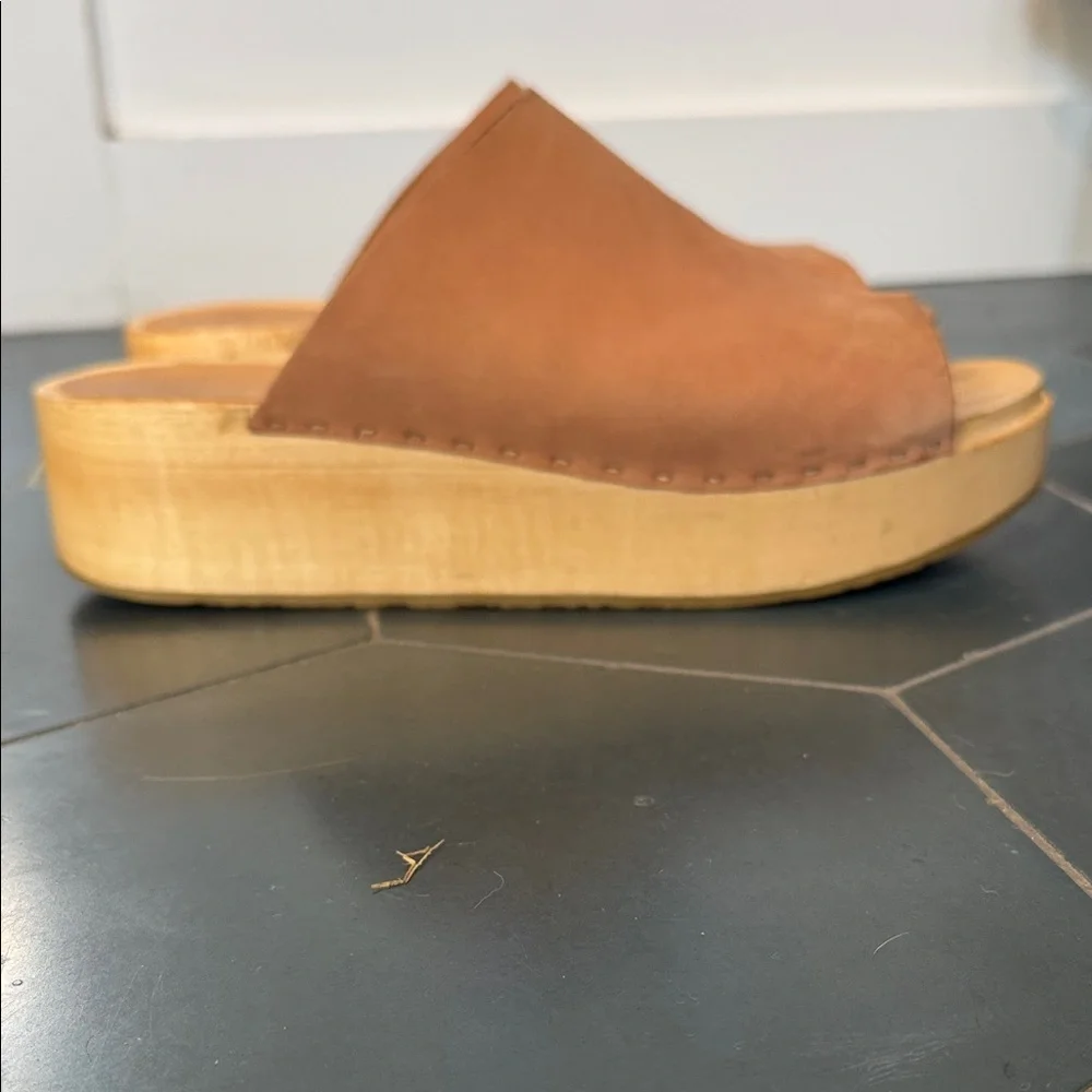 Bryr Clay Leather “Norma” Clog - Picture 4 of 6